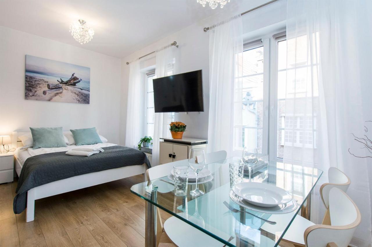 Old Town Dlugi Targ Apartment กดัญสก์ ภายนอก รูปภาพ